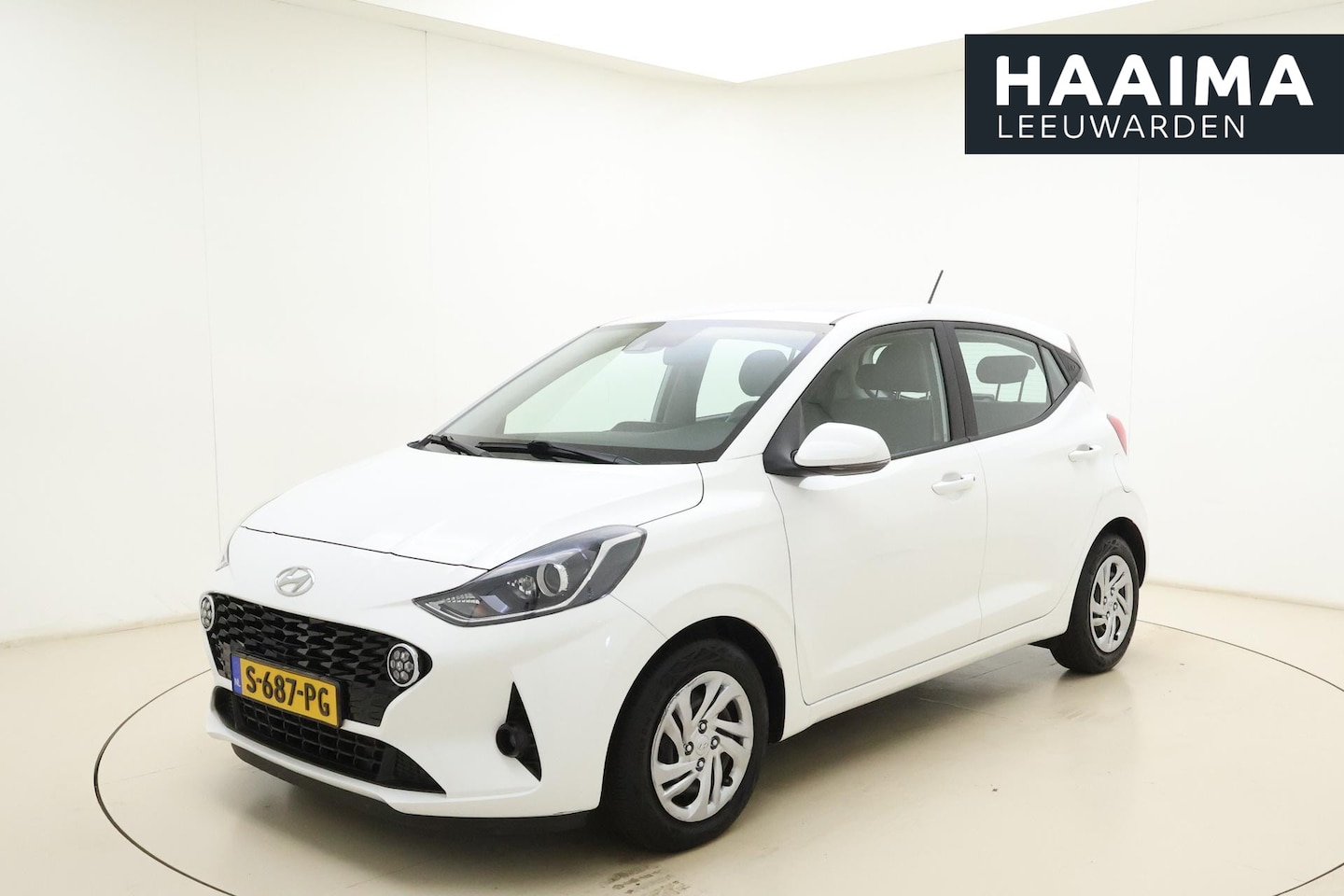 Hyundai i10 - 1.0 Premium | Camera | Parkeersensoren | Climate control | Weinig kilometers | Cruise cont - AutoWereld.nl