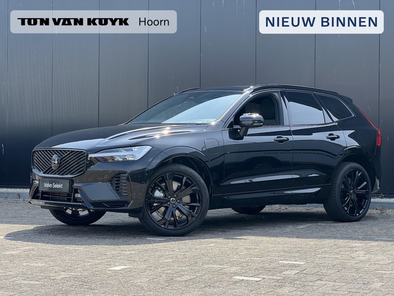 Volvo XC60 - 2.0 T8 Plug-in hybrid AWD Plus Black Edition Panoramadak / T8 - 455PK / Harman Kardon / St - AutoWereld.nl