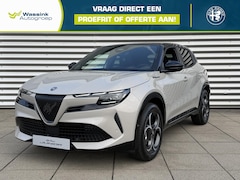 Alfa Romeo Junior - Elettrica Sport Speciale 54 kWh | Led Matrix | Elektrische Kofferklep | Navigatie