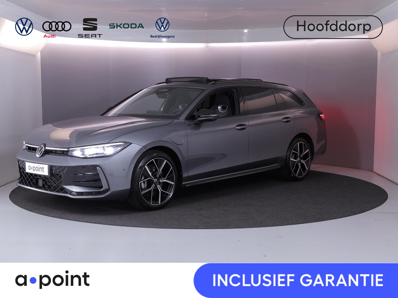 Volkswagen Passat Variant - 1.5 eHybrid R-Line Edition 272 pk Automaat (DSG) | Verlengde garantie | Navigatie | Panora - AutoWereld.nl