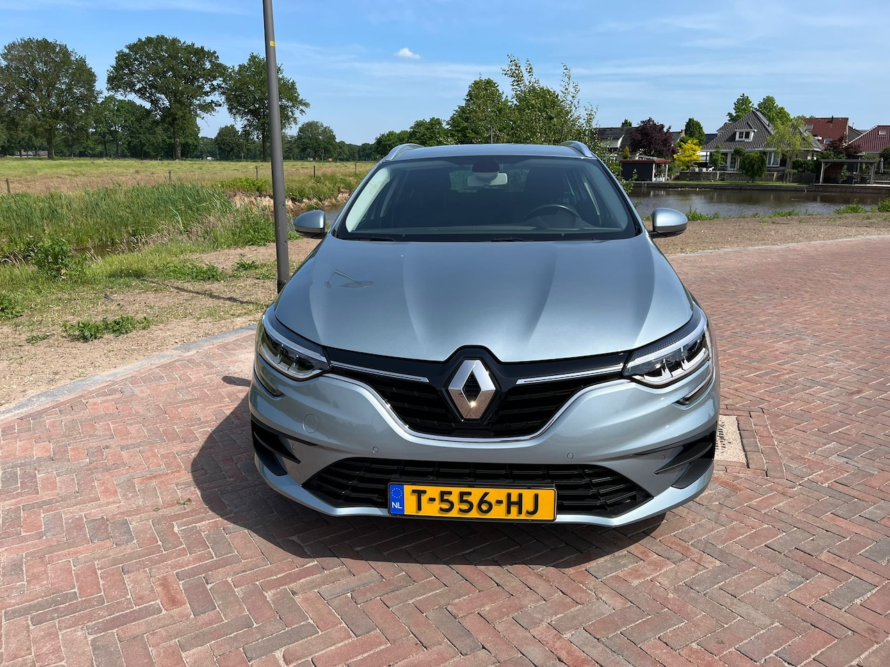 Renault Mégane Estate - 1.6 Plug-In Hybrid Business ZEN Renault Mégane E-Tech Plug-in Hybrid Estate — comfortabel, zuinig en vakkundig onderhouden - AutoWereld.nl