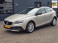Volvo V40 Cross Country - 1.5 T3 Nordic+Summum LEDER PANORAMADAK CAMERA NAVI DEALER ONDERHOUDEN