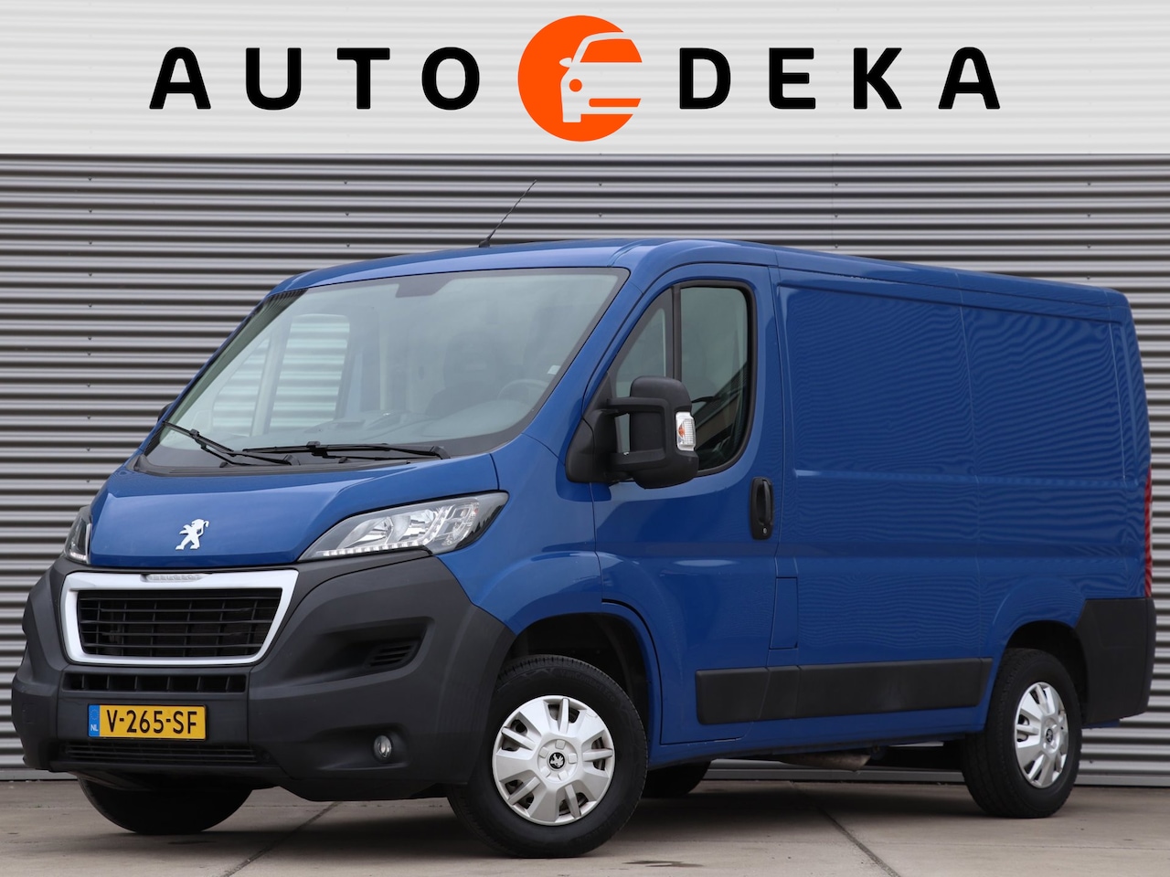Peugeot Boxer - 330 2.0 BlueHDI L1H1 Premium Pack *Navigatie*Parkeersens.* - AutoWereld.nl