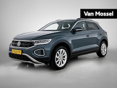 Volkswagen T-Roc - 1.5 TSI Life Edition 17 inch velgen | Automaat | Cruise control | Apple carplay / Android
