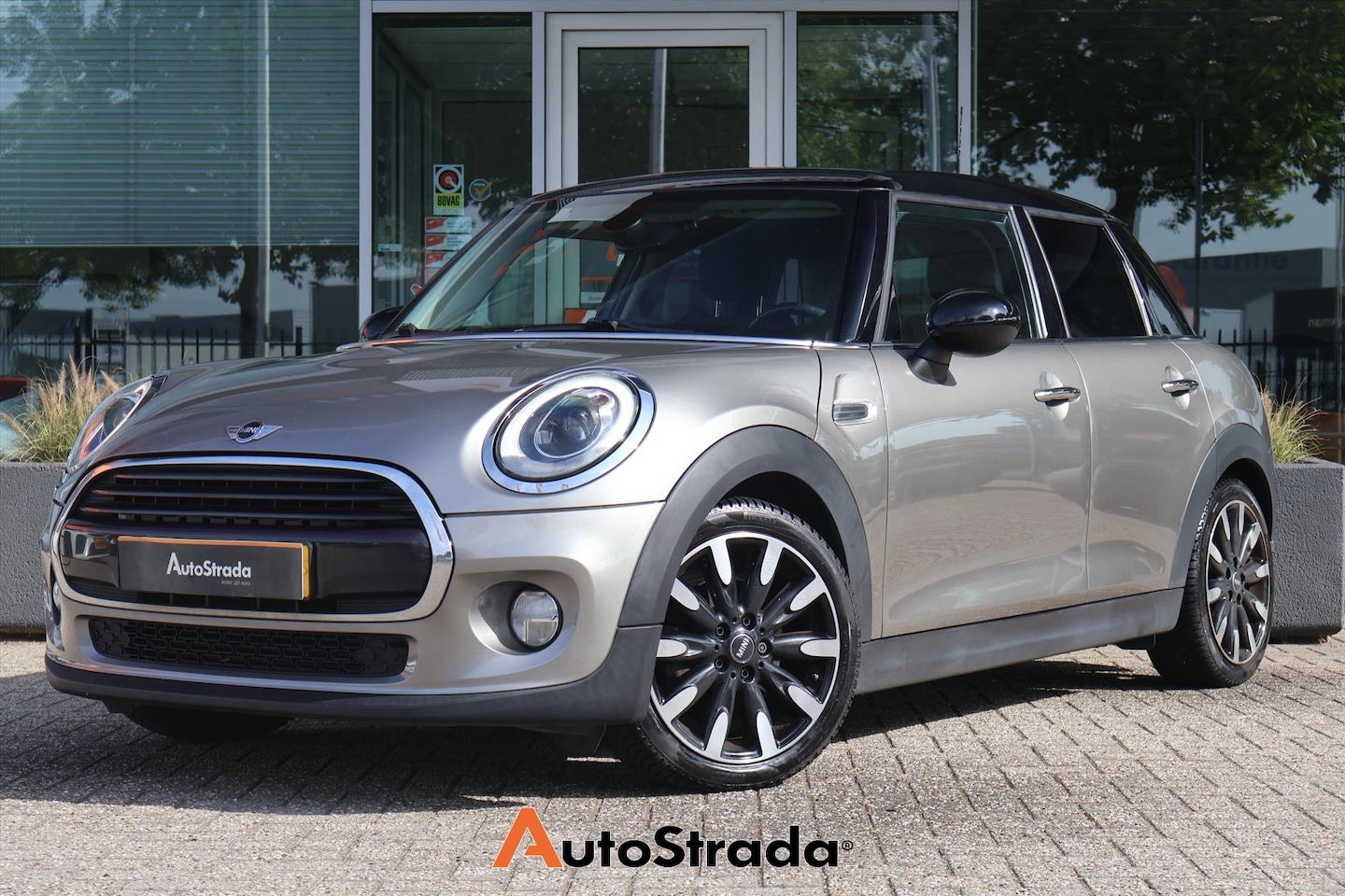 MINI Cooper - Mini 1.5 Chili 136PK I LED I Cruise I Climate I Navi I Carplay I Stoelverwarming - AutoWereld.nl
