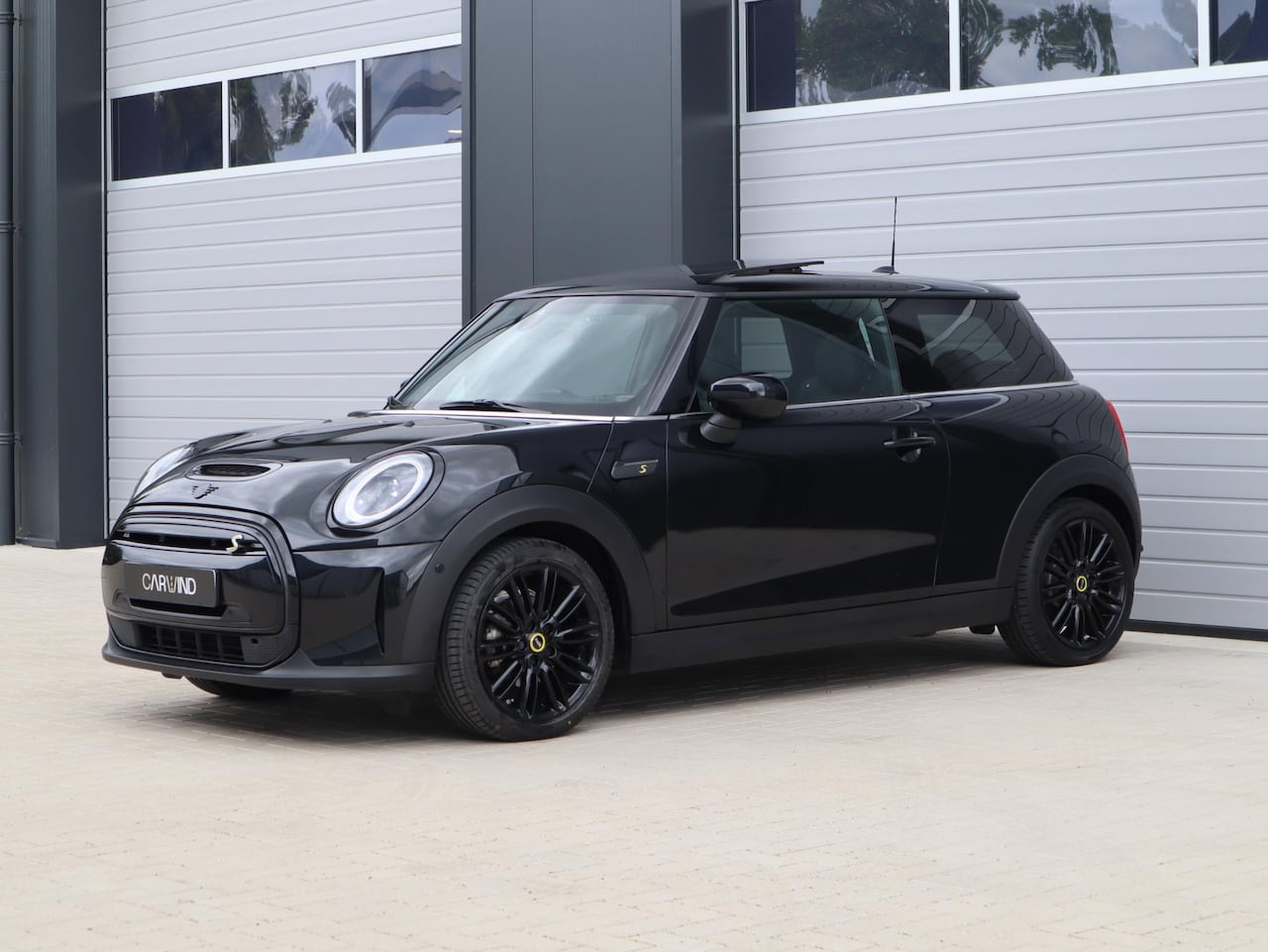 MINI Electric - Classic | Pano | H/K | Head Up | Yours leer|NIEUW! - AutoWereld.nl