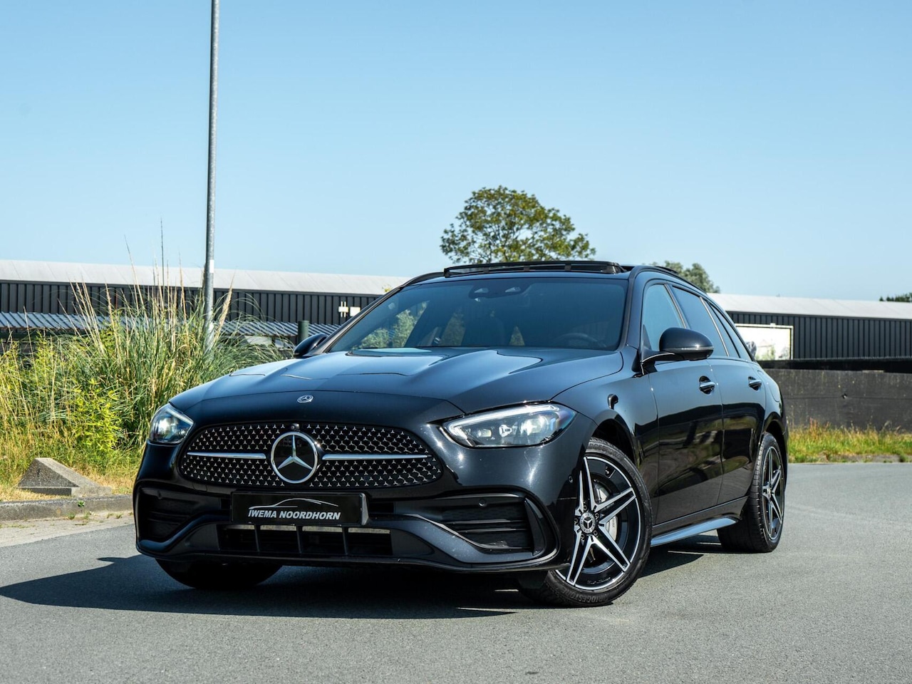 Mercedes-Benz C-klasse Estate - 300 e AMG|Pano|Burmester|Trekhaak|Massage|Stoelventilatie|Airbalance|Stoelverw.|Stuurverw. - AutoWereld.nl