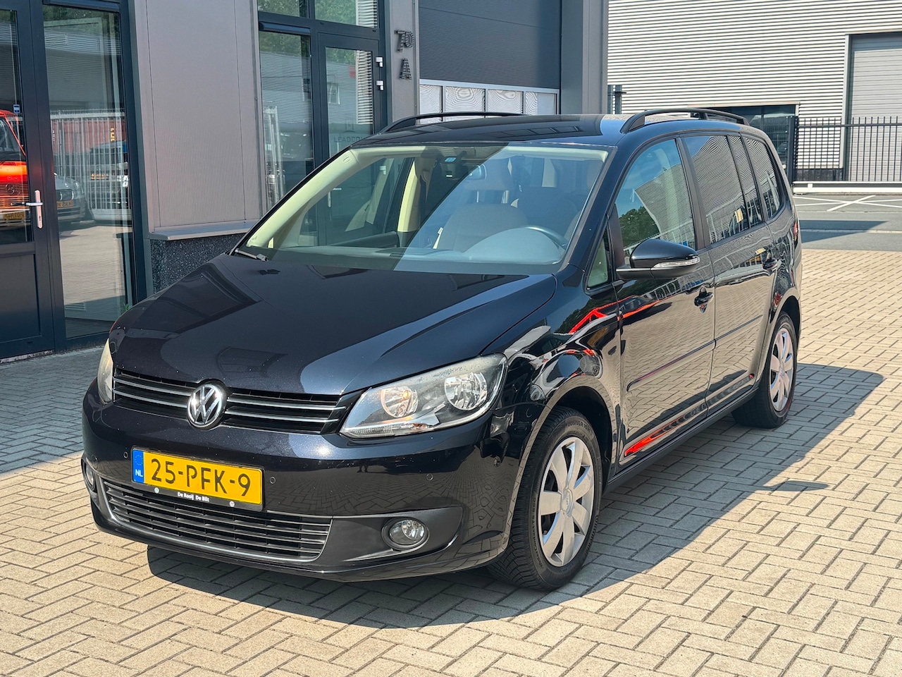 Volkswagen Touran - 1.6 TDI Comfortline BlueMotion 1.6 TDI Comfortline BlueMotion - AutoWereld.nl