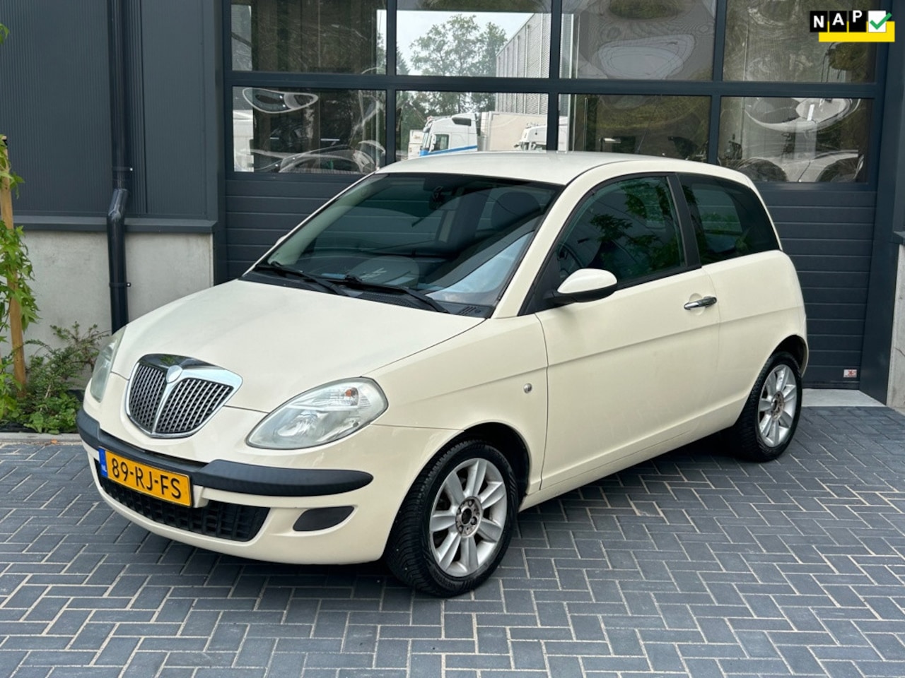 Lancia Y(psilon) - Ypsilon 1.2 Argento 3-deurs | Airco | Elektrsiche ramen | Centrale vergrendeling - AutoWereld.nl