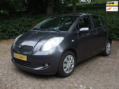 Toyota Yaris - 1.3 VVTi Sol airco 1e eigenaar 153 dkm NAP grijs 5 deurs