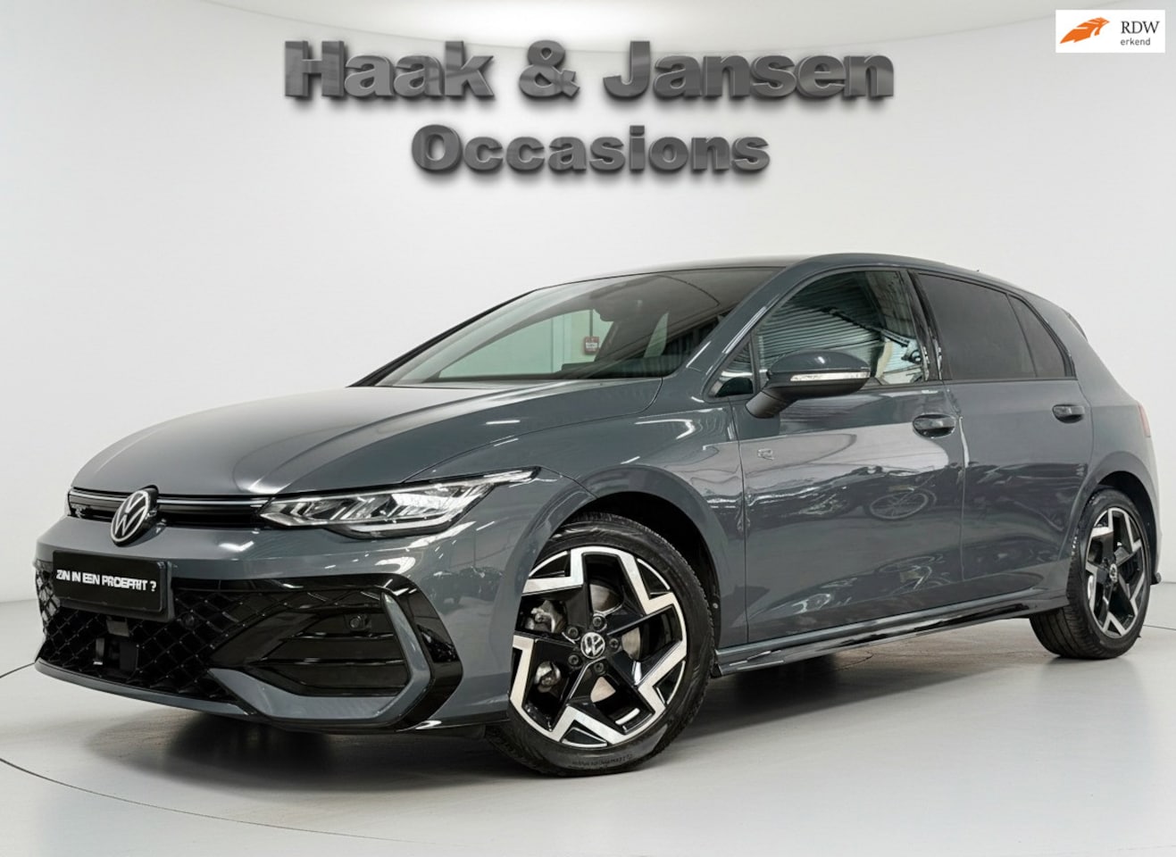 Volkswagen Golf - 1.5 eTSI R-Line Edition DSG Camera carplay - AutoWereld.nl