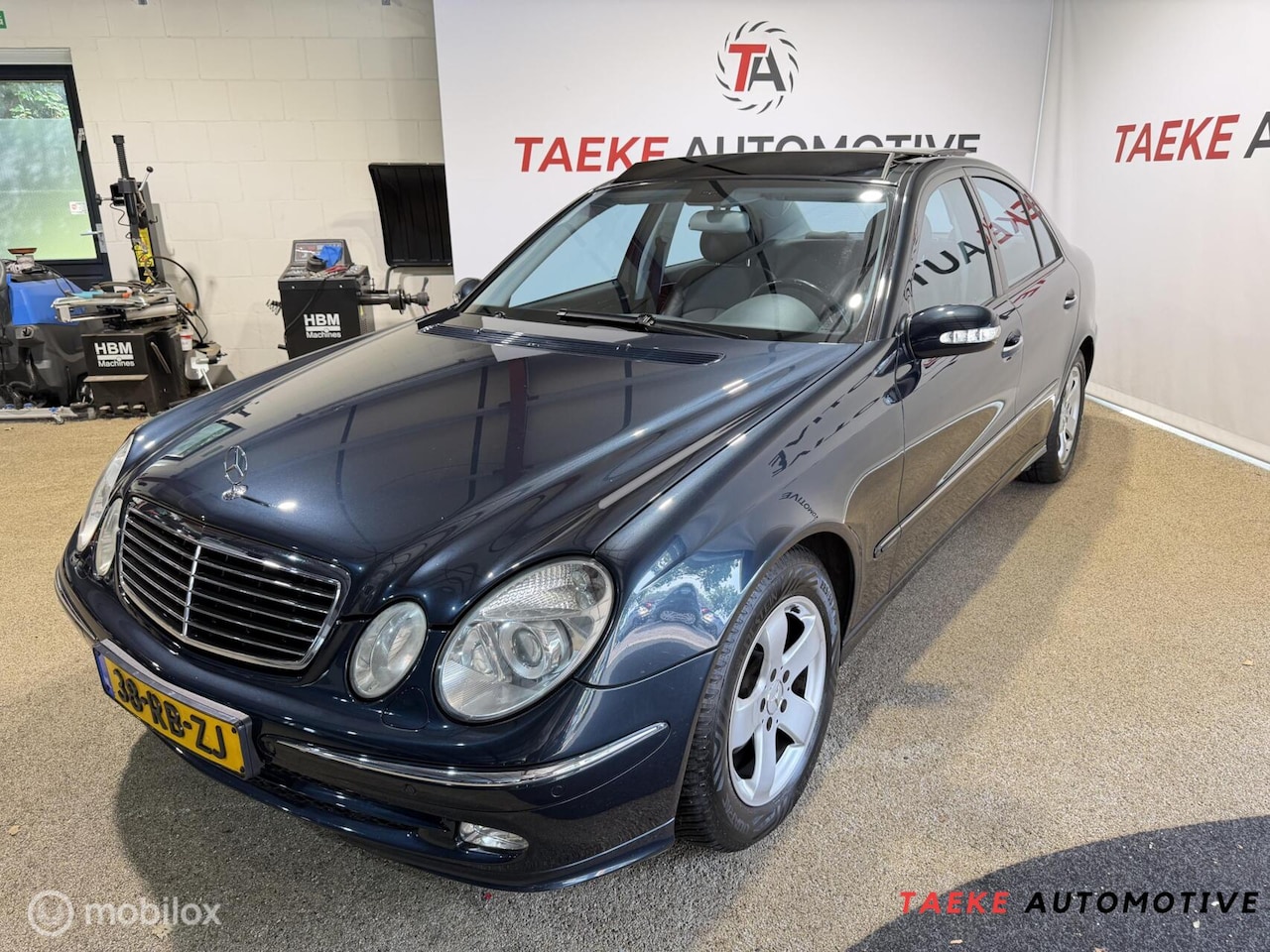 Mercedes-Benz E-klasse - 240 Avantgarde CLIMA/CRUISE/PDC/PANO/NAP - AutoWereld.nl