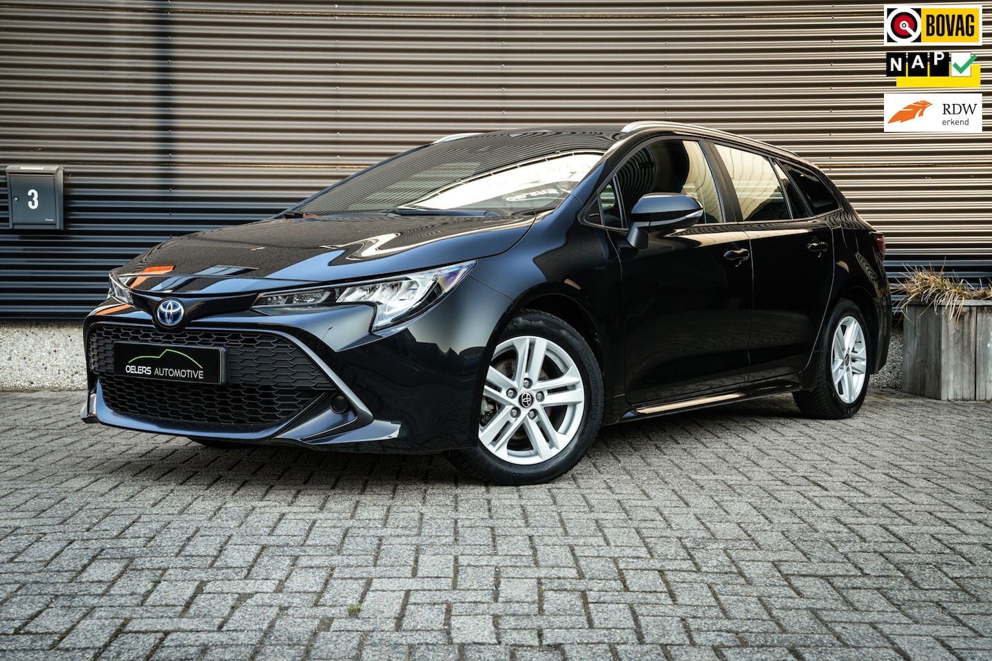 Toyota Corolla Touring Sports - 1.8 Hybrid Active | ACC | Navi | DAB | Apple CarPlay | Clima | Metalic | Camera | Org. NL! - AutoWereld.nl