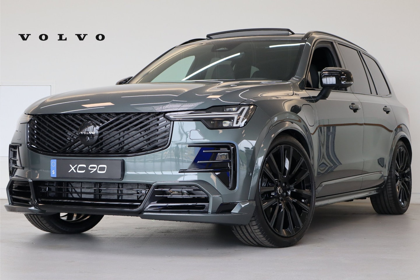 Volvo XC90 - HEICO T8 406PK AWD Ultra Dark Executive | B&W | 22" | Luchtvering | Massage/ventilatie | A - AutoWereld.nl