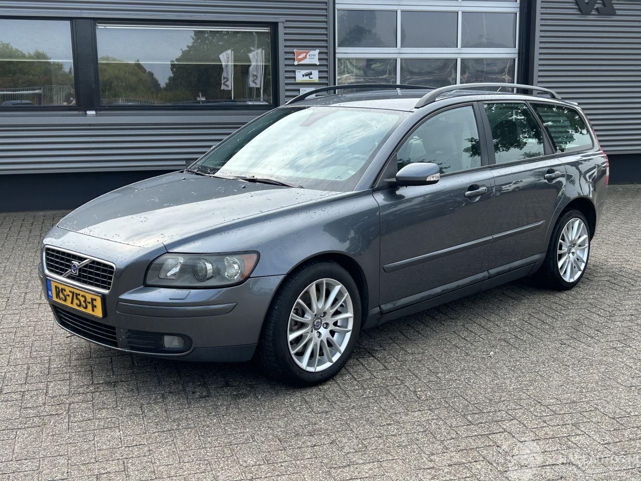 Volvo V50 - V-50 2.5 T5 Exclusive - AutoWereld.nl