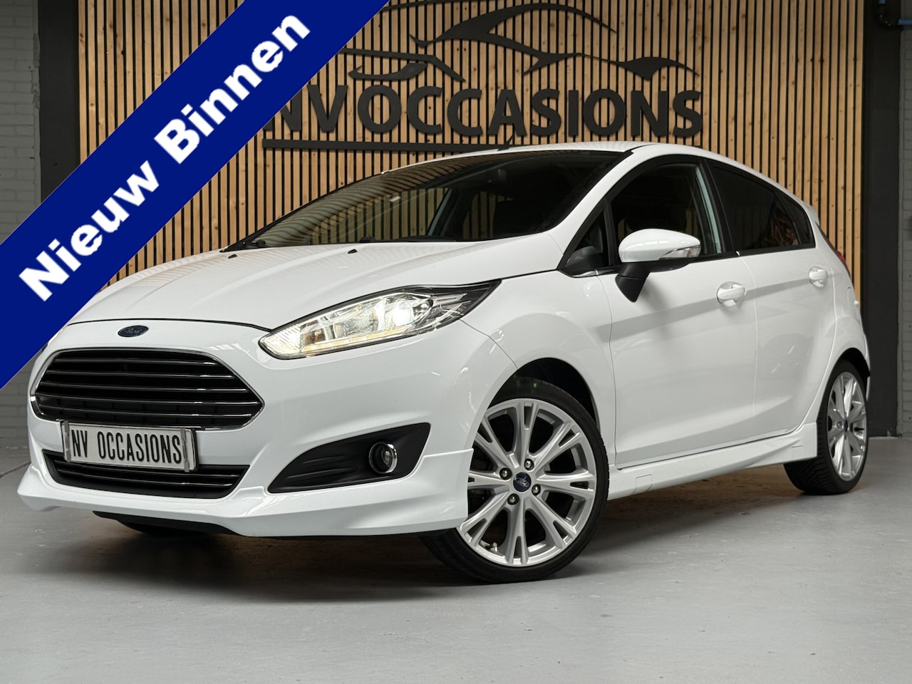 Ford Fiesta - 1.0 EcoBoost Titanium ST-LINE/DISTR.VV/CRUISE/PDC/LED/17"/81DKM/NAP/SPORTIEF! - AutoWereld.nl