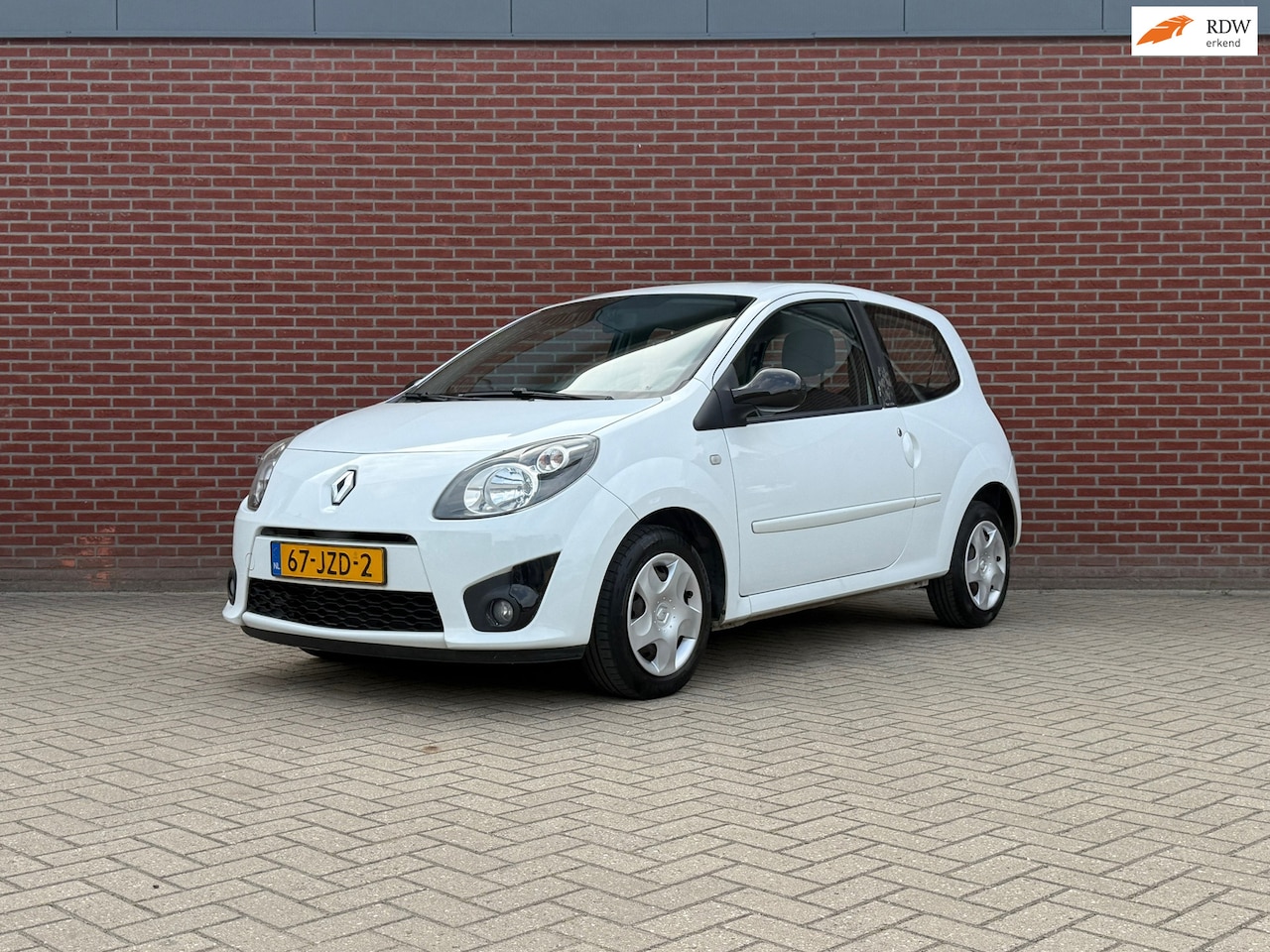Renault Twingo - 1.2 Night & Day / Nap / Airco / Elektrische ramen - AutoWereld.nl