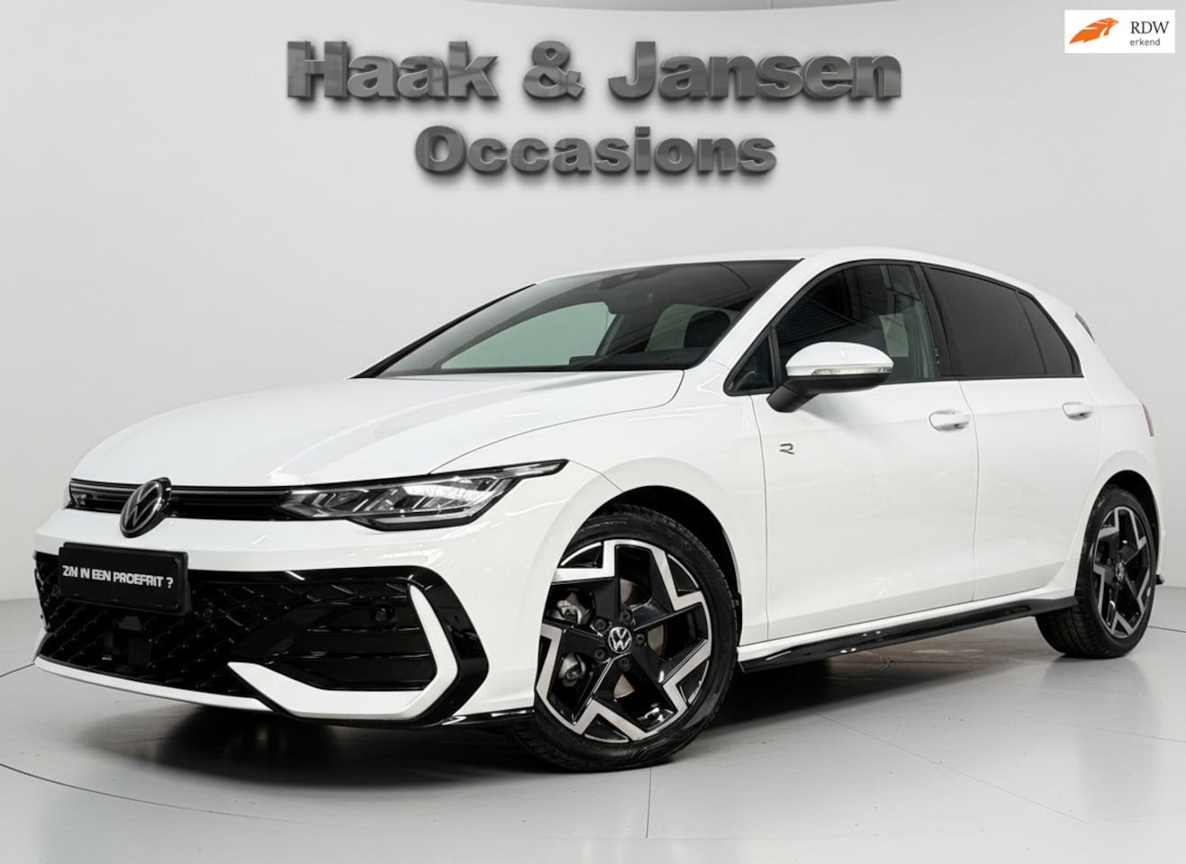 Volkswagen Golf - 1.5 eTSI R-Line Edition DSG Camera carplay - AutoWereld.nl