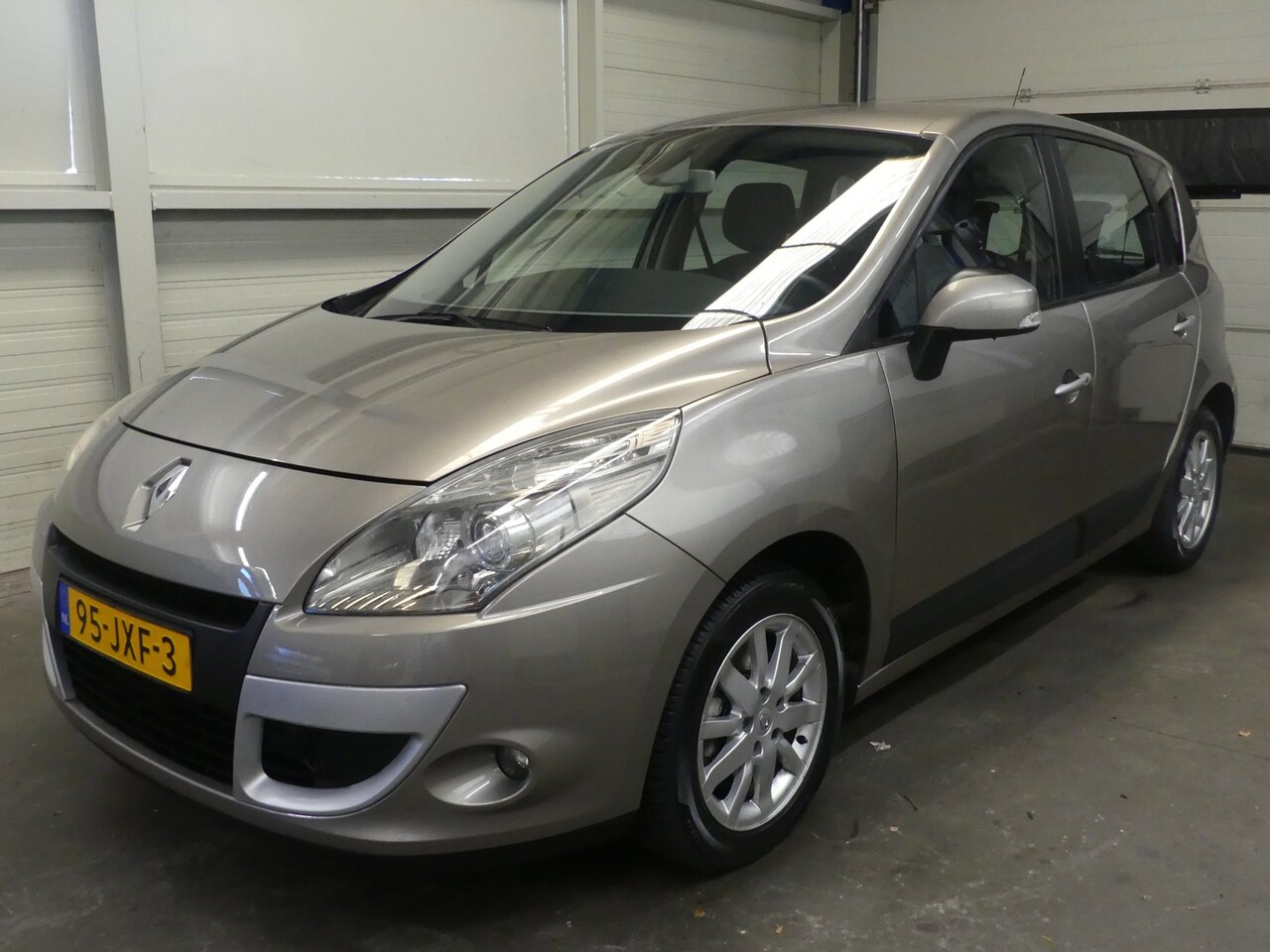 Renault Scénic - 2.0 Expression - Automaat - Trekhaak - AutoWereld.nl