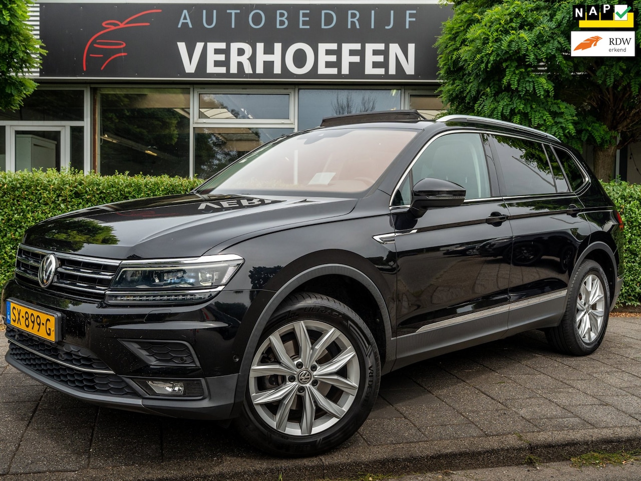 Volkswagen Tiguan Allspace - 1.4 TSI Highline - PANORAMADAK - APPLE CARPLAY - AUTOMAAT - ADAPTIVE / LANE ASSIST - PARKE - AutoWereld.nl