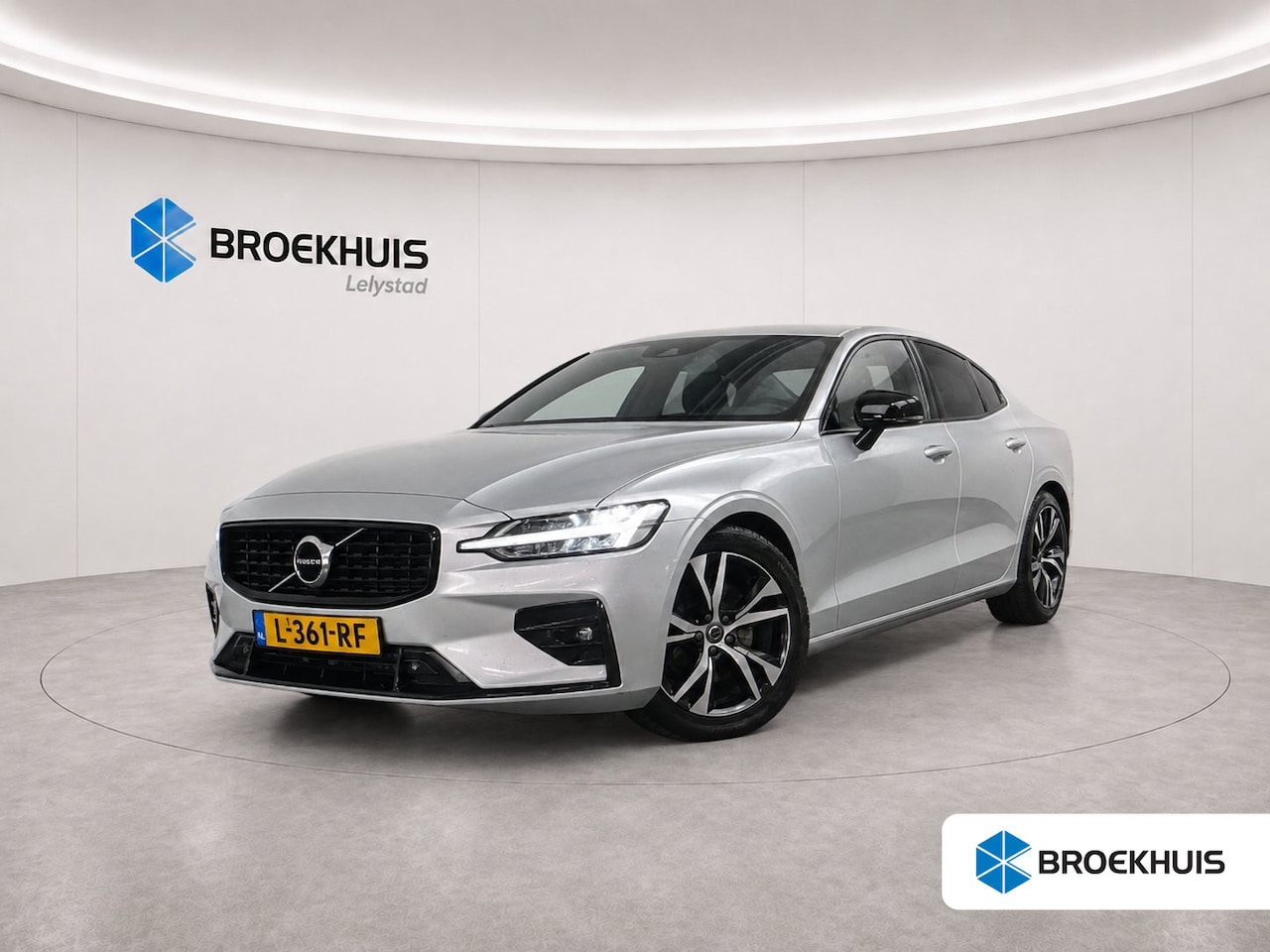 Volvo S60 - 2.0 B4 197PK R-DESIGN AUTOMAAT / NAVI / LEDER / CLIMA / FULL-LED / 18" LMV / KEYLESS / AD - AutoWereld.nl
