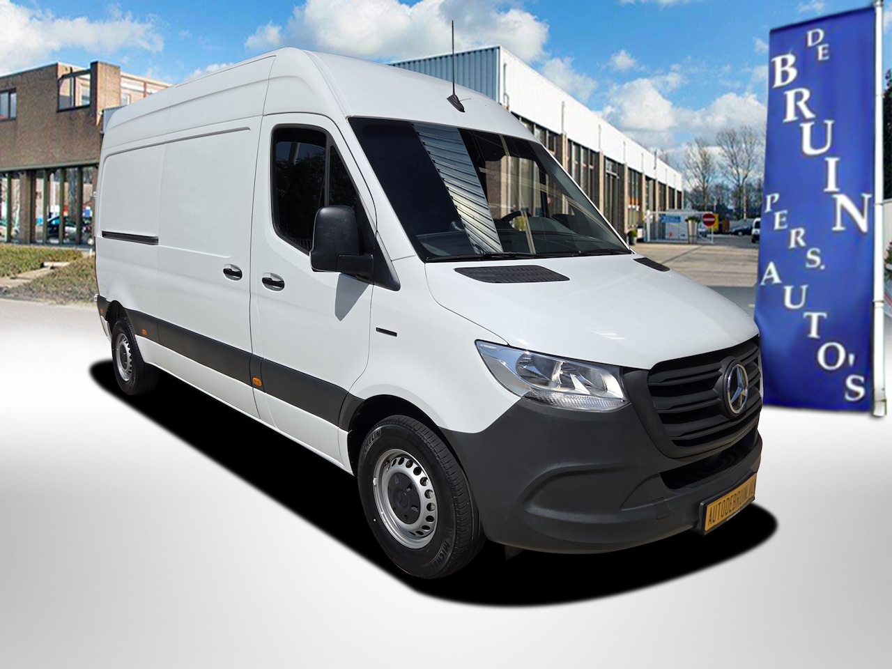 Mercedes-Benz eSprinter - eSprinter L2H2 55 kWh Airco Achteruitrijcamera 270 gr doordraai deuren - AutoWereld.nl