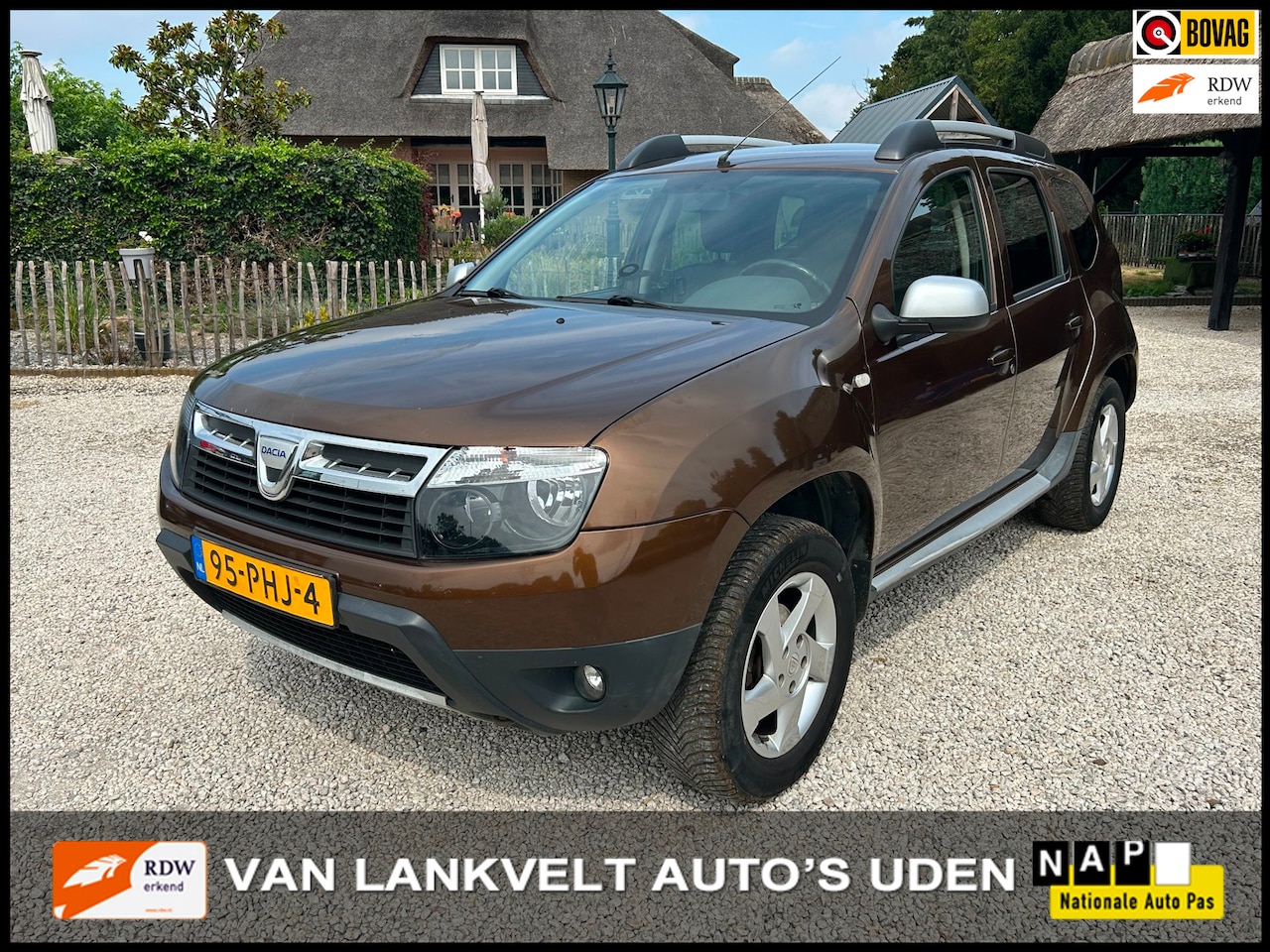 Dacia Duster - 1.6 4x4 Lauréate Airco, trekhaak - AutoWereld.nl