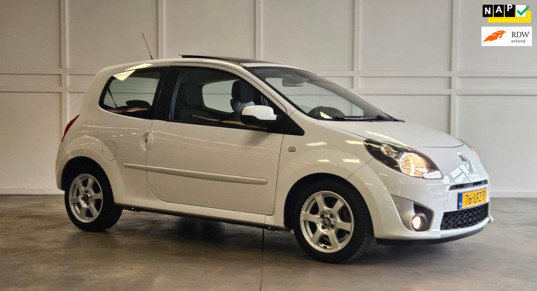 Renault Twingo - 1.2-16V Dynamique / Airco / Schuifdak / Cruise - AutoWereld.nl