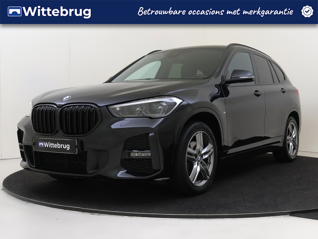 BMW X1 - sDrive18i High Executive | M Sport | Head Up Display | Elek. Achterklep | Stoelverwarming - AutoWereld.nl