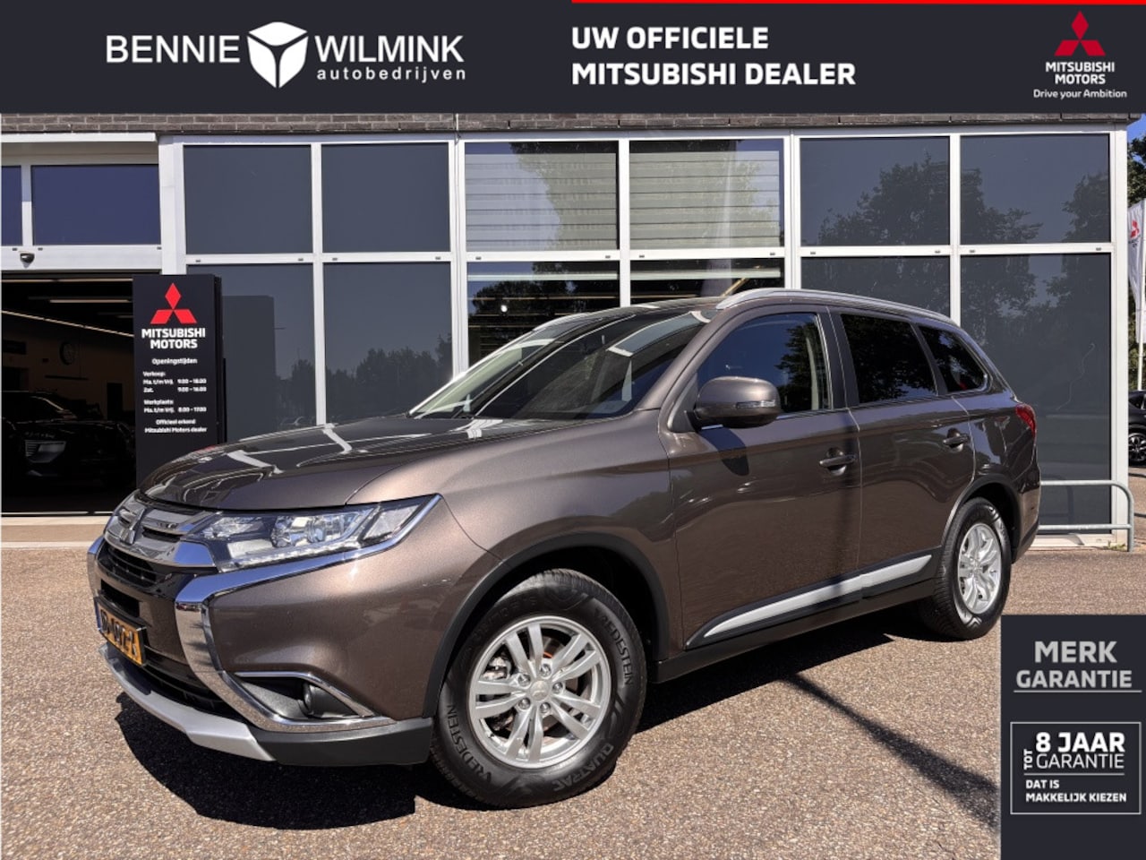 Mitsubishi Outlander - 2.0 Business Edition | Trekhaak | All Seasons - AutoWereld.nl