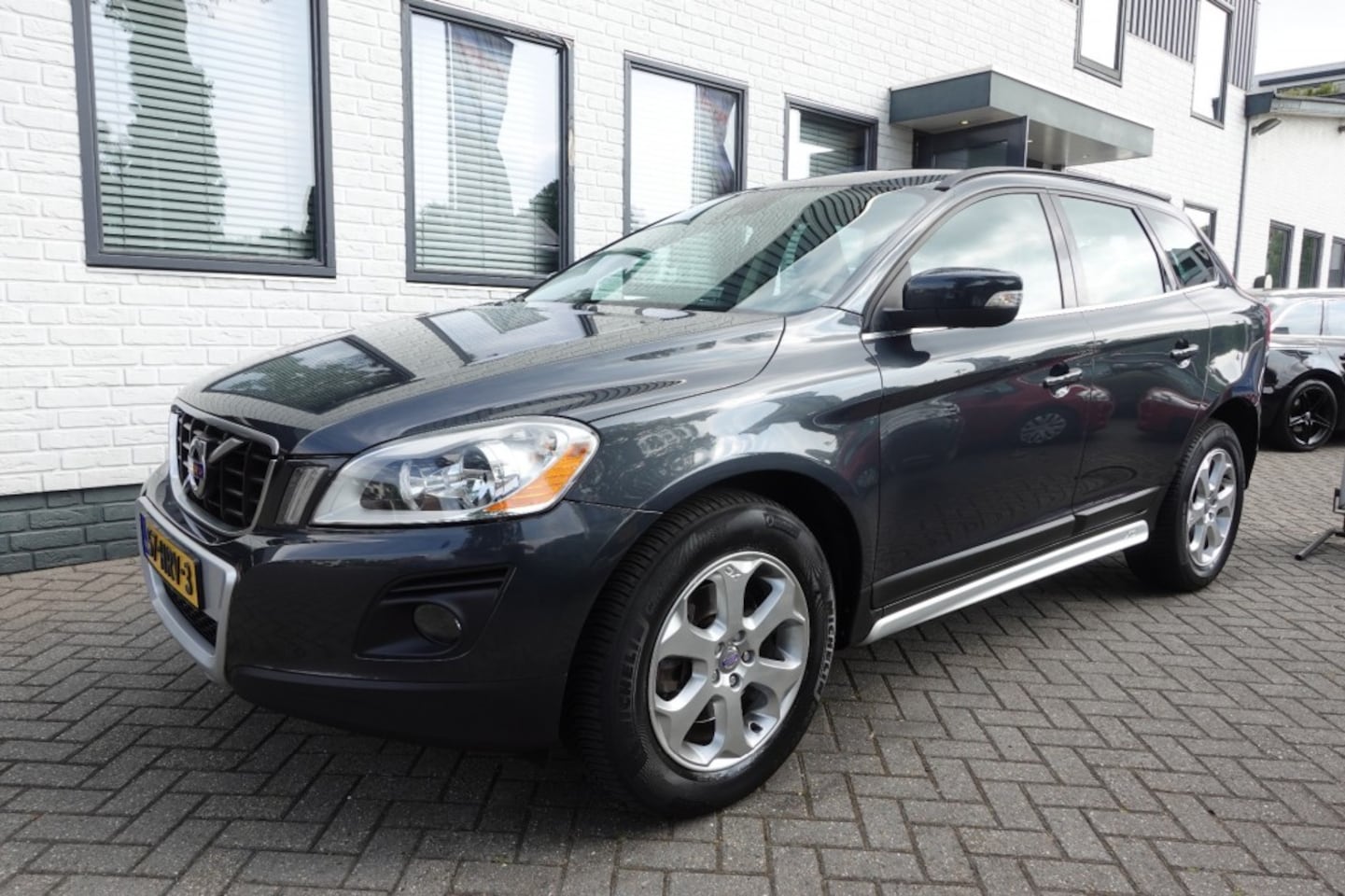 Volvo XC60 - 3.0 T6 AWD MOMENTUM Young Timer Onverwoestbaar - AutoWereld.nl