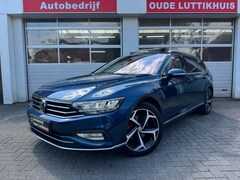 Volkswagen Passat Variant - 1.5TSI 150PK Elegance Business R Pano Camera ACC Led Trekhaak