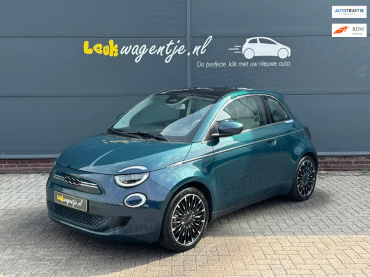 Fiat 500e - 3+1 La Prima 42 kWh *extra deurtje *full options - AutoWereld.nl