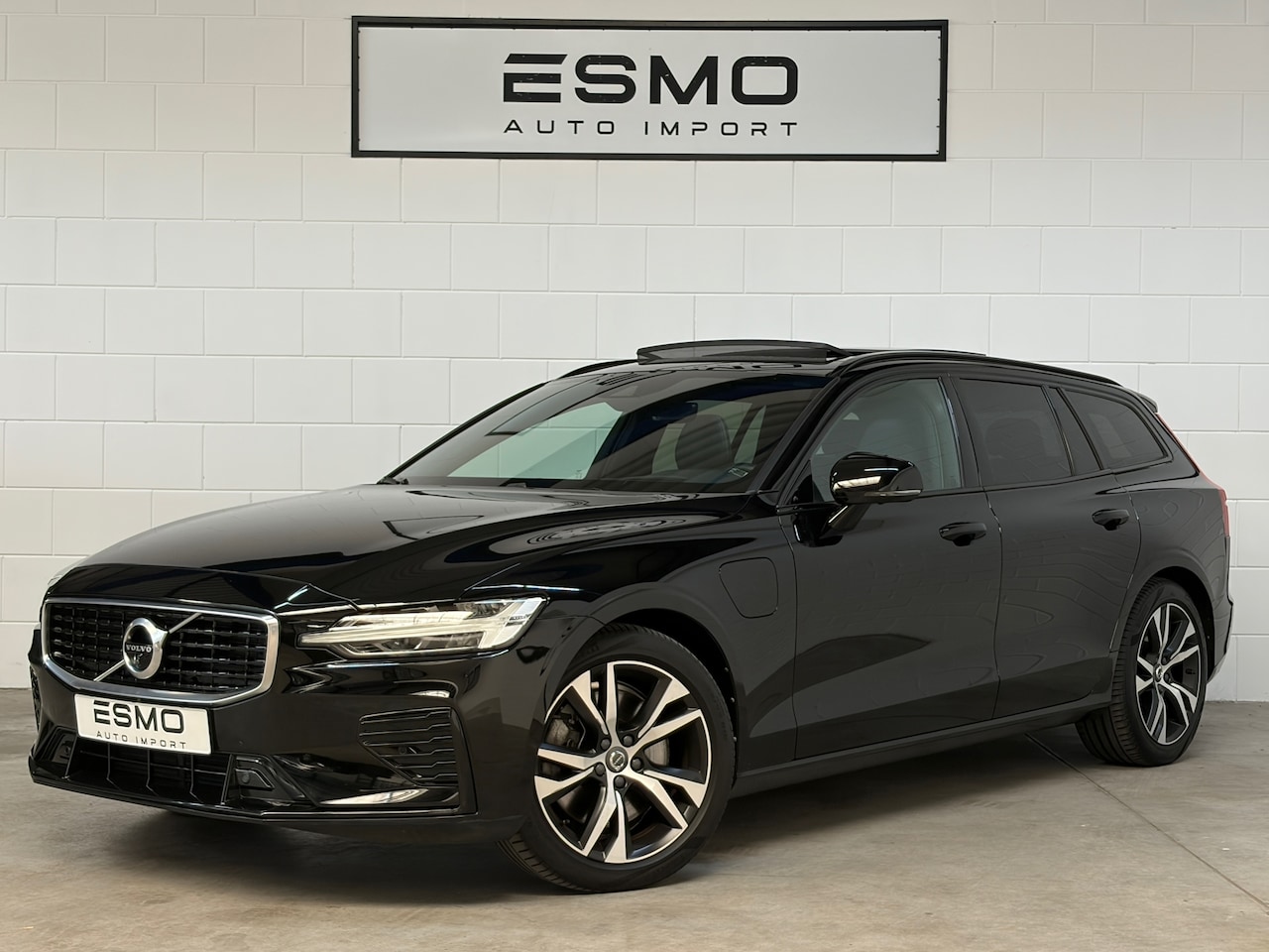 Volvo V60 - 2.0 T8 Recharge AWD R-Design Panoramadak HUD 360 Camera - AutoWereld.nl