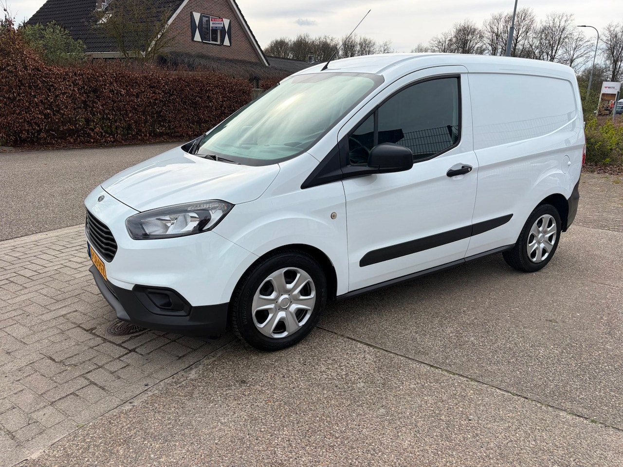 Ford Transit Courier - 1.0 Trend EcoBoost S&S lage wegenbelasting BTW EN BPM VRIJ - AutoWereld.nl
