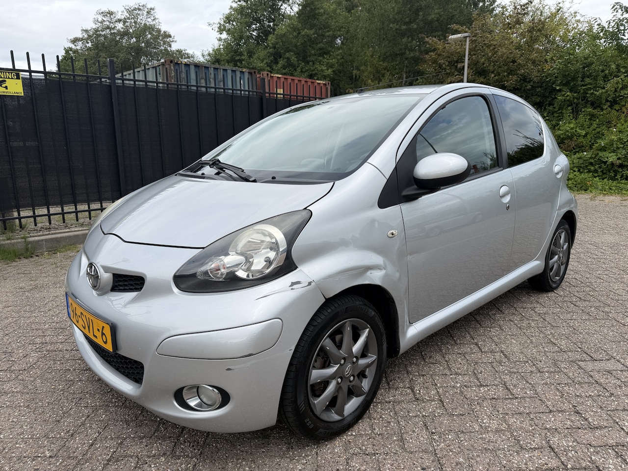 Toyota Aygo - 1.0-12V Dynamic Navigator 5 Drs Airco/LMV - AutoWereld.nl