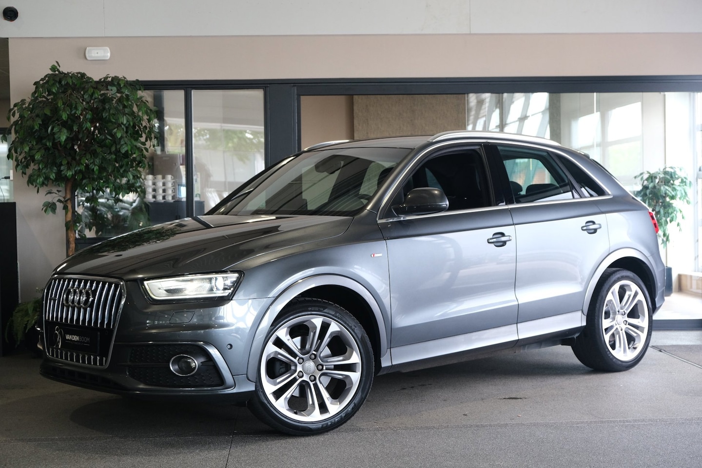 Audi Q3 - 2.0 TFSI quattro 211pk 2x S-line Navi Camera Trekhaak - AutoWereld.nl