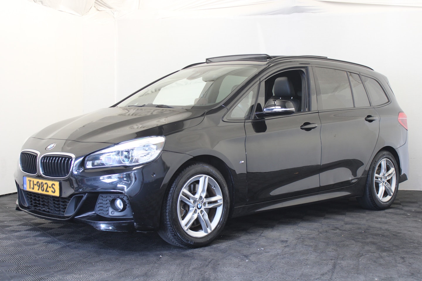 BMW 2-serie Gran Tourer - 220d 7p. Executive |Navi|Leder| - AutoWereld.nl