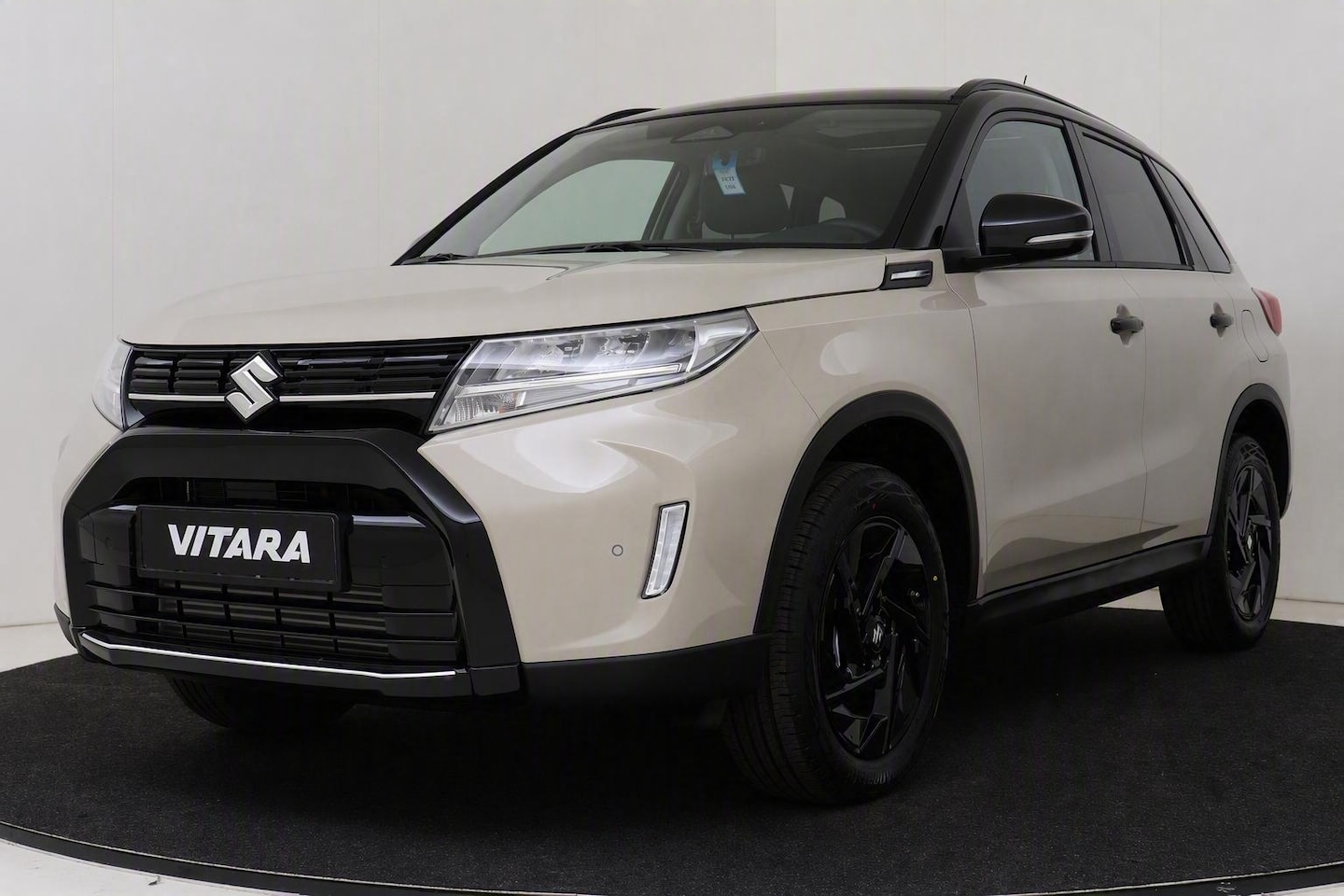 Suzuki Vitara - 1.4 Boosterjet Smart Hybrid 60th Special Edition | Apple Carplay & Android Auto | Leder | - AutoWereld.nl