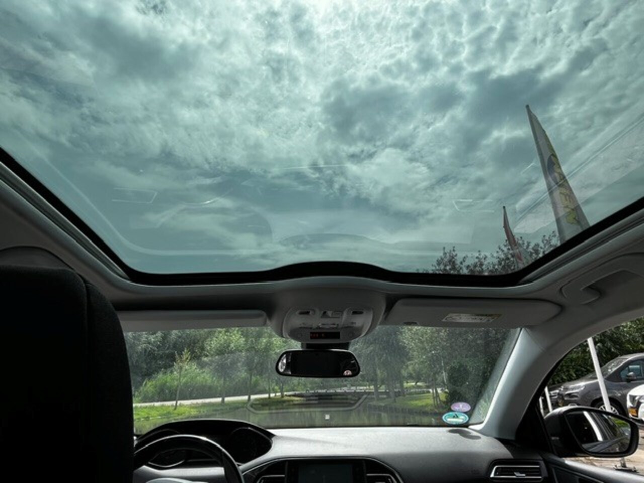 Peugeot 308 - 1.2 PureTech Blue lion panoramadak trekhaak rijklaarprijs bovag garantie - AutoWereld.nl