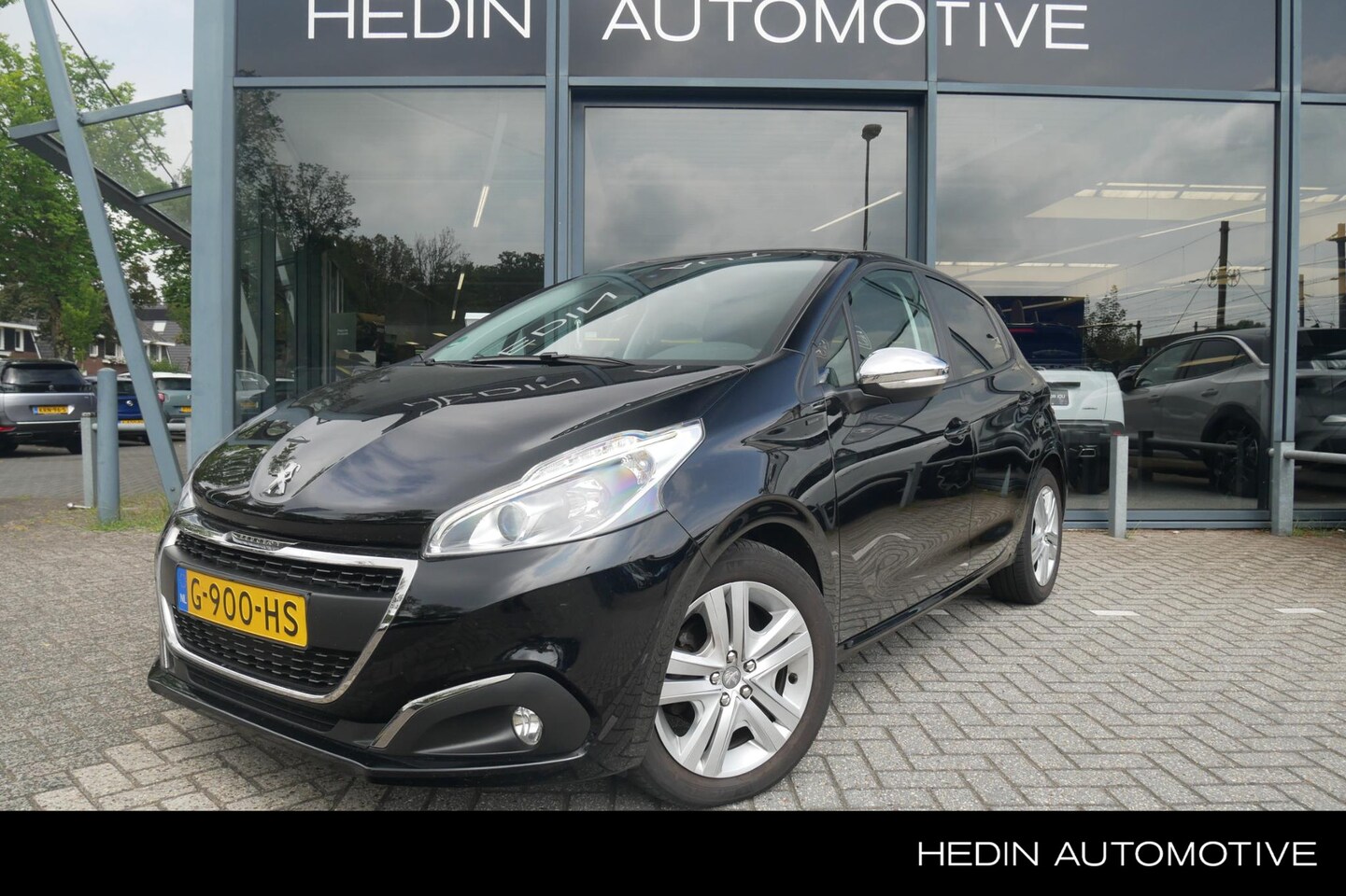 Peugeot 208 - 1.2 Signature | Navigatie | Airco | LMV 16" | Apple Carplay/Android Auto | Cruise control - AutoWereld.nl