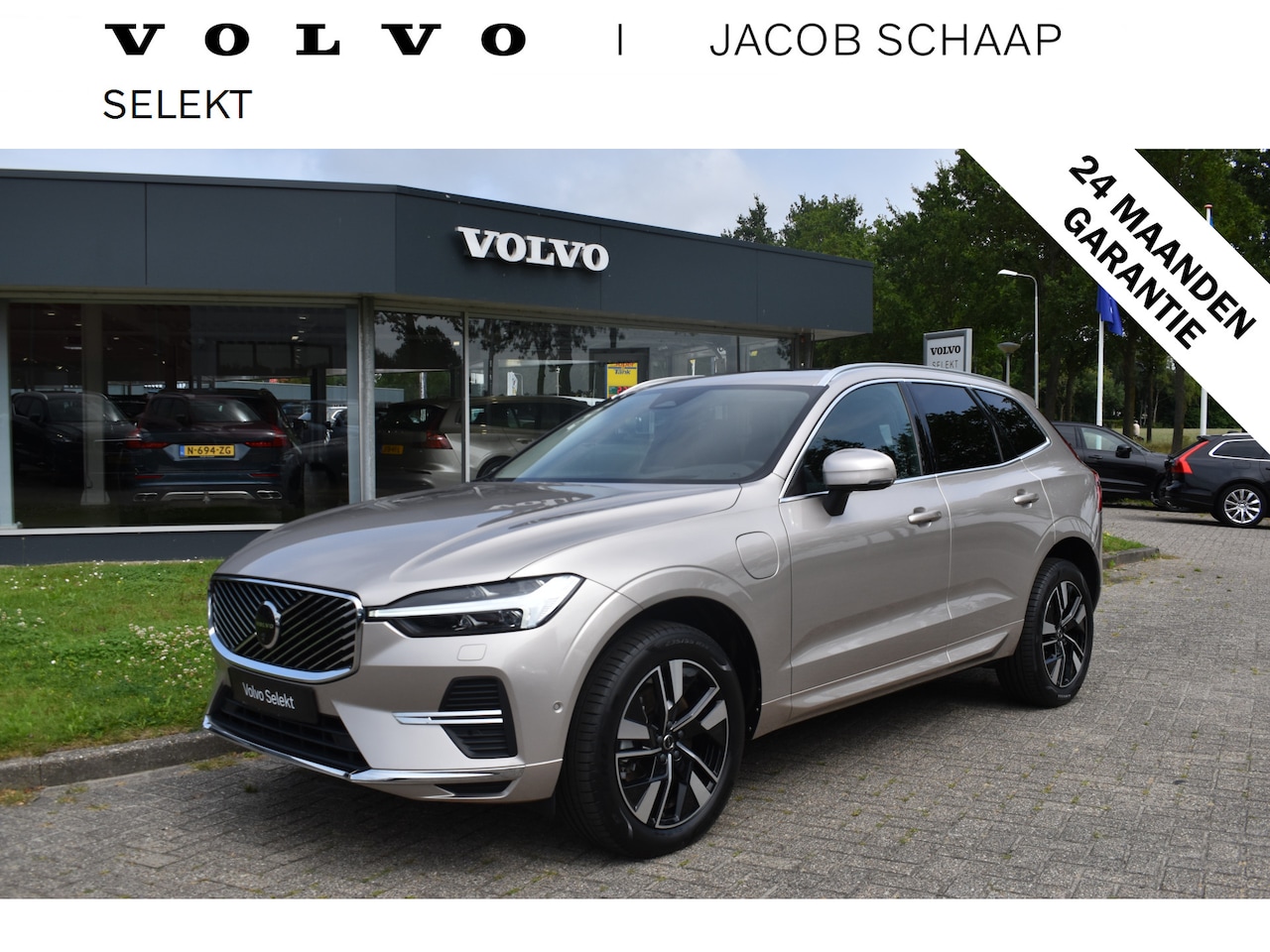 Volvo XC60 - T6 350PK Automaat Plug-in hybrid AWD Plus Bright H&K | 360 Camera | Panodak | Stoelverwarm - AutoWereld.nl