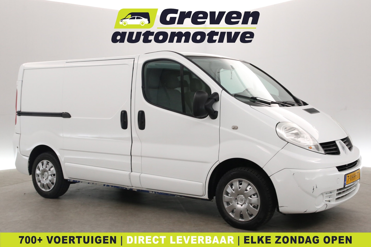 Renault Trafic - 2.0 dCi T27 L1H1 | 3 Zits | Trekhaak | Parkeersens. | Elektrpakket - AutoWereld.nl