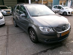 Volkswagen Touran - 1.6 Trendline Business