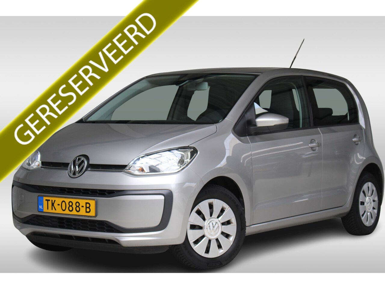 Volkswagen Up! - 1.0 BMT move up! Airco | Cruise Control | Parkeercamera | Parkeersensoren - AutoWereld.nl