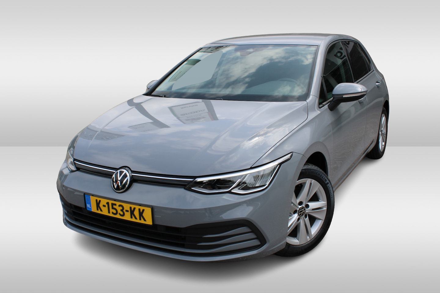 Volkswagen Golf - 1.0 TSI 110pk Life /Navigatie by App Connect / Parkeersensoren / LM 16 inch / LED / Digita - AutoWereld.nl