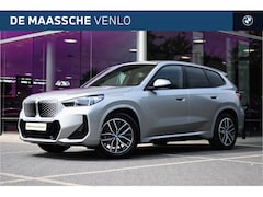 BMW iX1 - eDrive20 M Sport / Sportstoelen / Comfort Access / Achteruitrijcamera / Adaptieve LED / St
