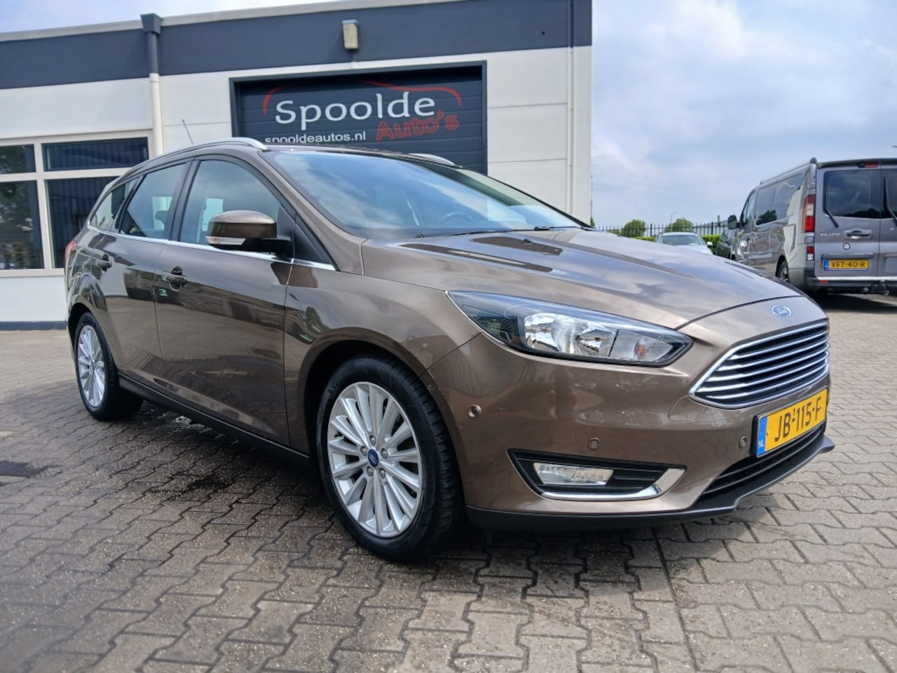 Ford Focus Wagon - 1.5 Titanium/133.000Km Nap/NL Auto - AutoWereld.nl