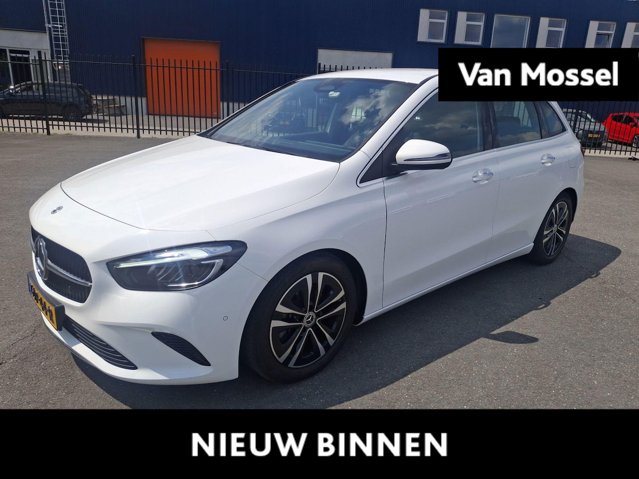 Mercedes-Benz B-klasse - 180 Star Edition Luxury Line | Navigatie | Climate Controle | Trekhaak | - AutoWereld.nl