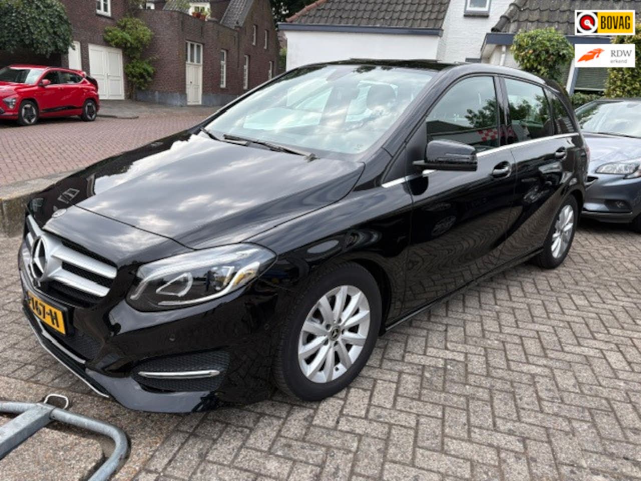 Mercedes-Benz B-klasse - 180 Business Solution Automaat *camera + padc v/a + navi + 1e eig.* - AutoWereld.nl